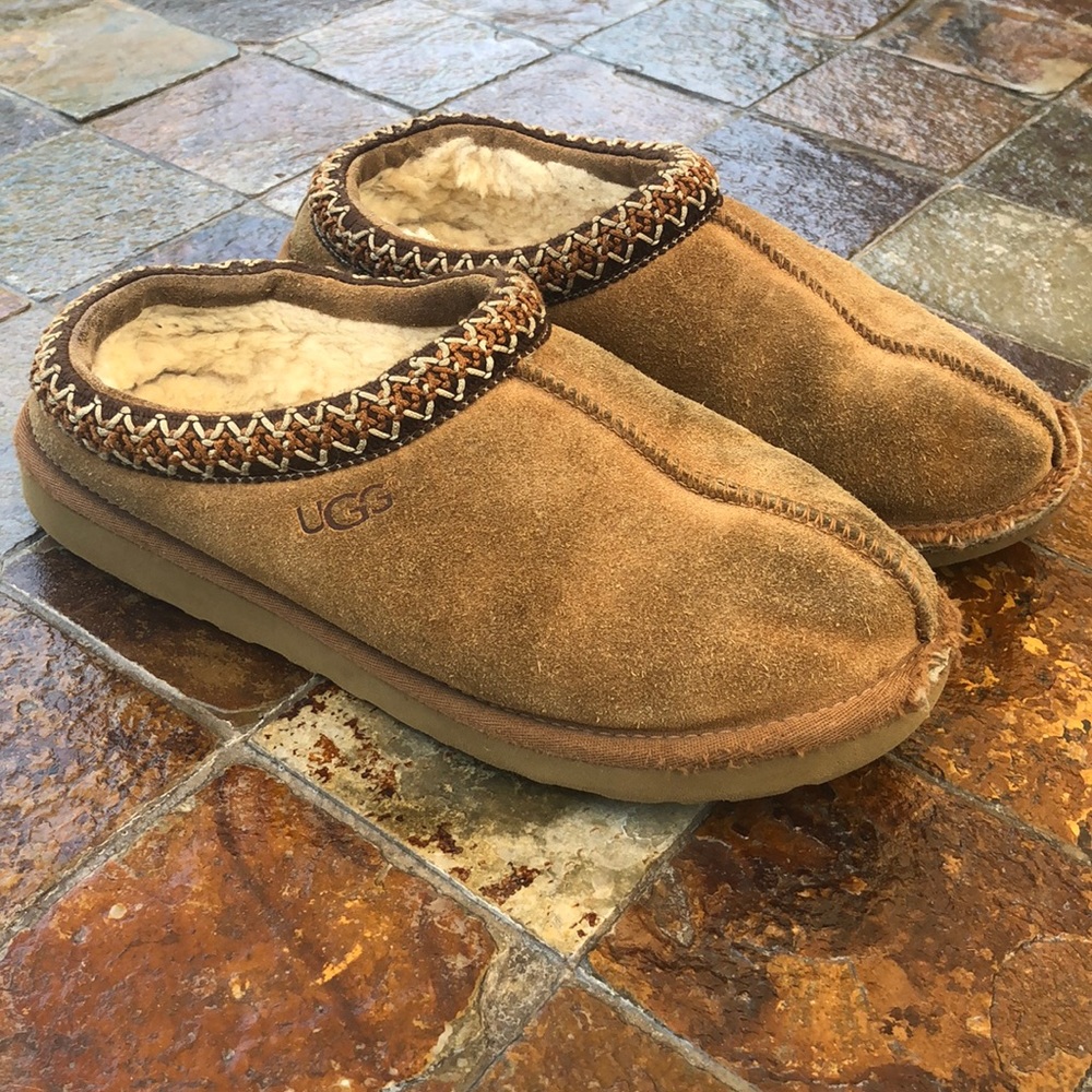 Ugg slippers size 7